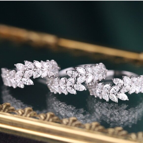 🎊 925 Silver Plated CZ Leaf Shaped Ring For Women, FB16FA1044 - Picture 6 of 8
